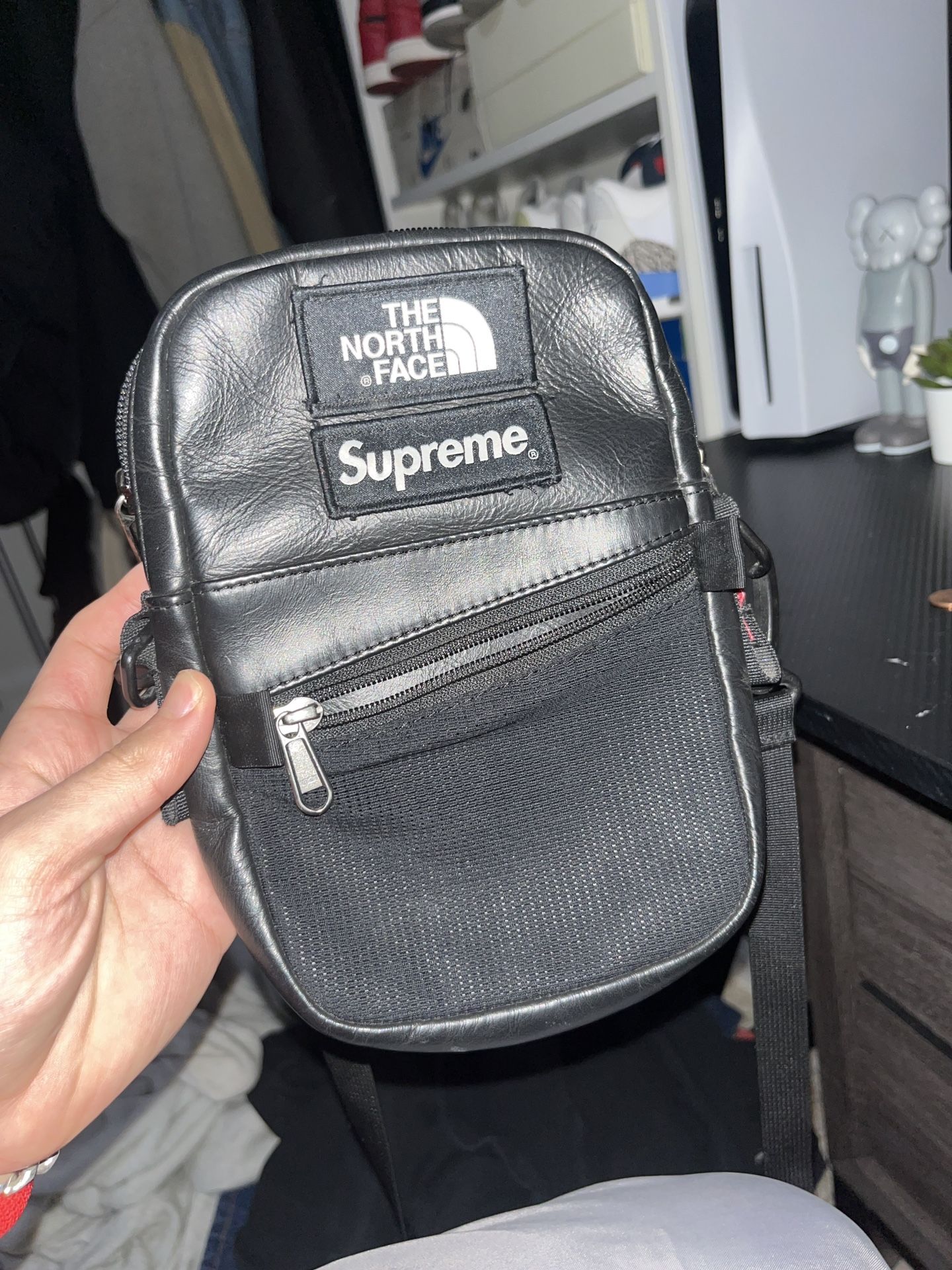 Supreme Shoulder Bag 