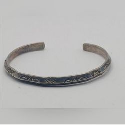 Vintage Navajo sterling silver cuff bracelet 