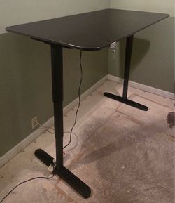 IKEA BEKANT Electric Sit/Stand Desk – Large 63x31.5