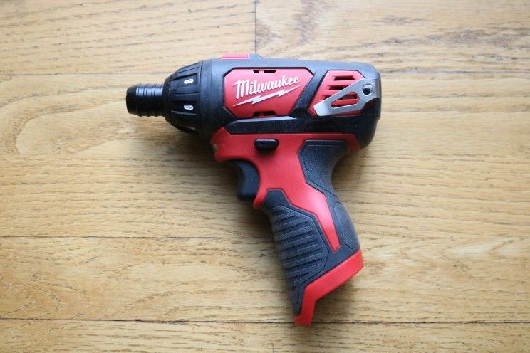 Milwaukee 2401-20 M12 12-Volt Lithium-Ion Cordless 1/4 in. Hex Screwdriver (Tool-Only) 