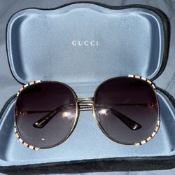 Women’s Gucci Sunglasses with Case 