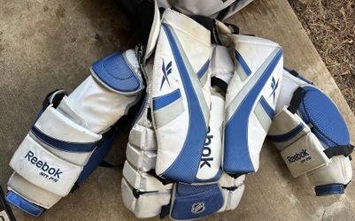 $20 Reebok Hockey Shoulder pads/Elbow guard