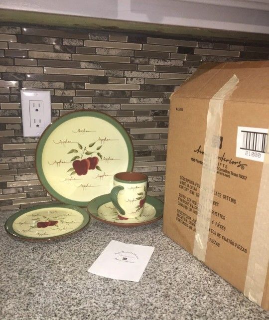 NEW VINTAGE HOME INTERIORS APPLE ORCHARD COLLECTION 4 PIECE Dinner SET