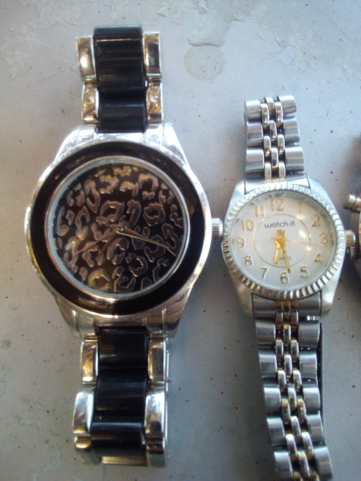 Nice watches need batteries works perfect