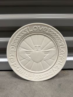 Belleek Ireland Porcelain Claddagh Plate