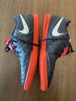 Nike Shoes Youth Size 6.5 Tiempo X Legend Club IC Low Athletic Sneakers Soccer flats Black Red