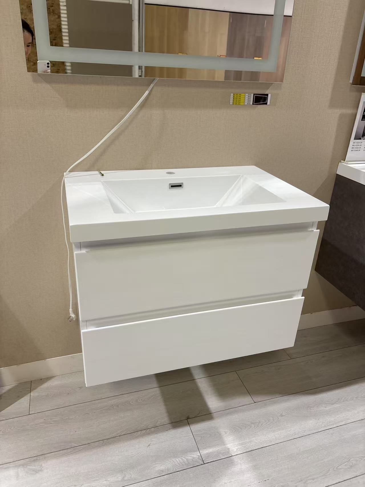FLOATING VANITY INCLUDE SINK AND COUNTERTOP