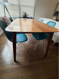 Dining table + chairs
