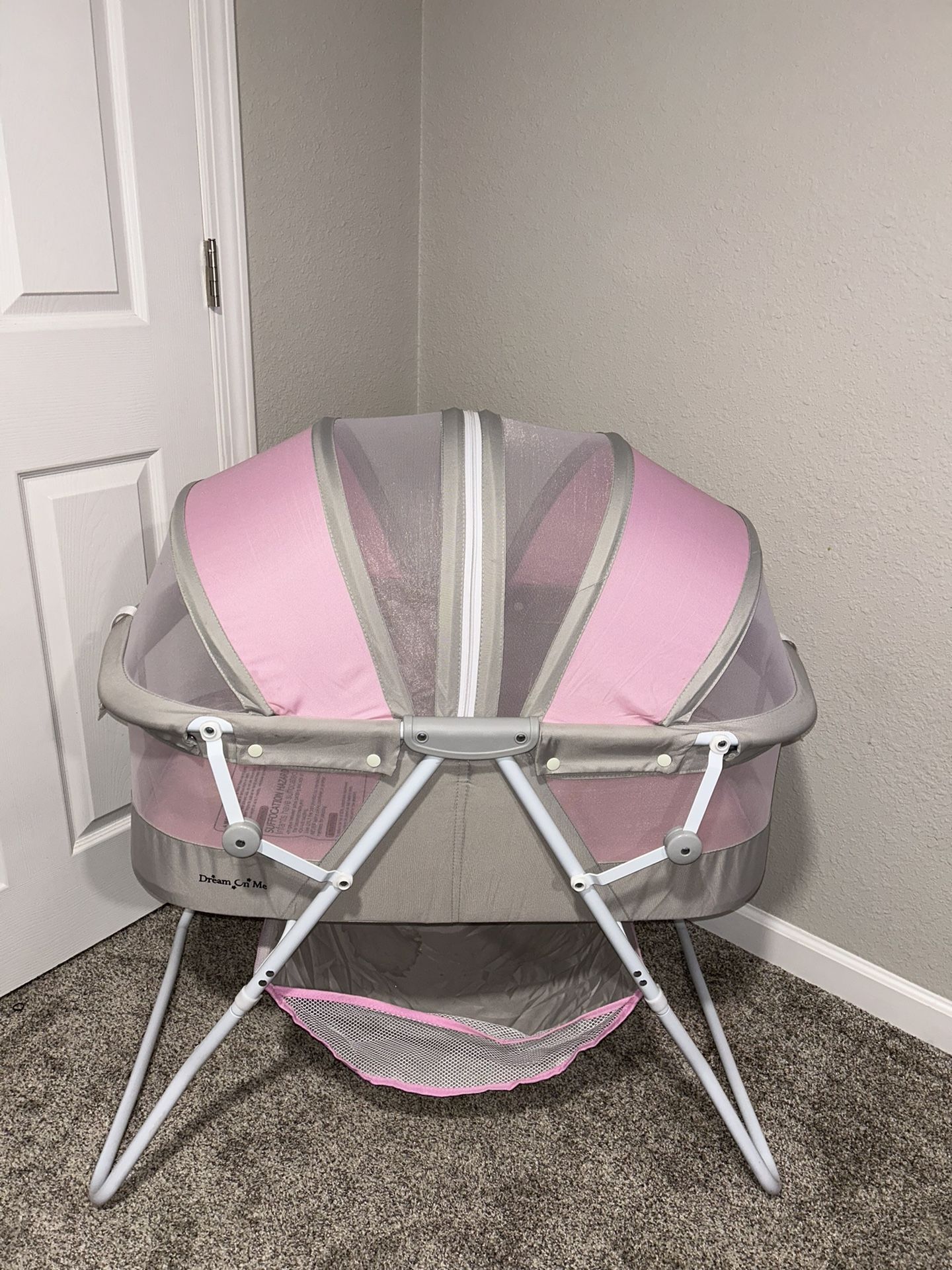 Dream On Me Bassinet 