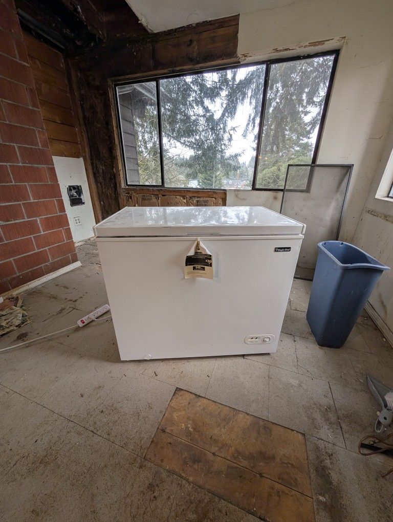 Magic Chef Freezer