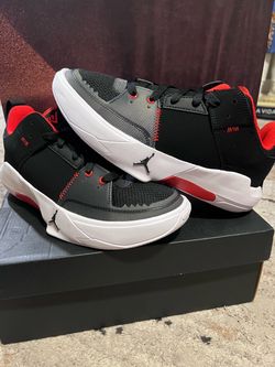 Jordan Low-Top Basketball Sneakers Black Red