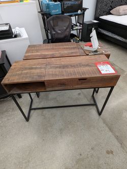 Lakewood Flip Table