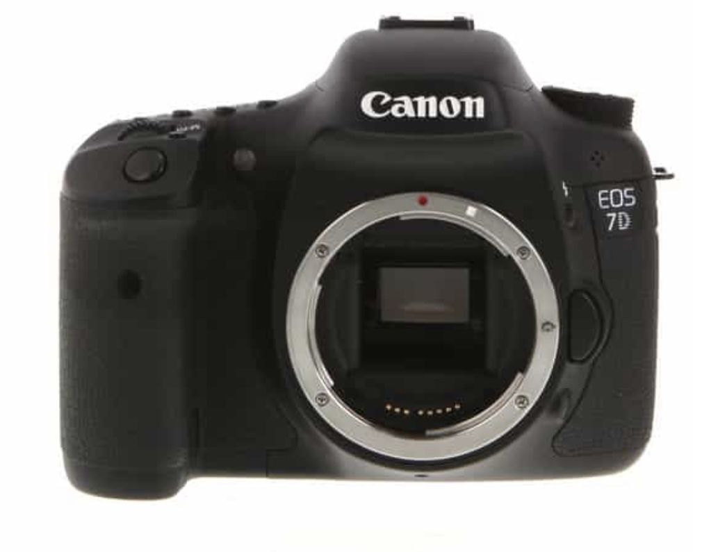 Canon Eos 7D W/ Canon RF 24-105mm f/4-7.1 IS STM  Lens