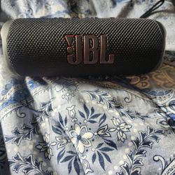 JBL Flip 6 Bluetooth Speaker 