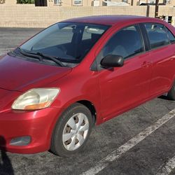 2008 Toyota Yaris Red Sedan