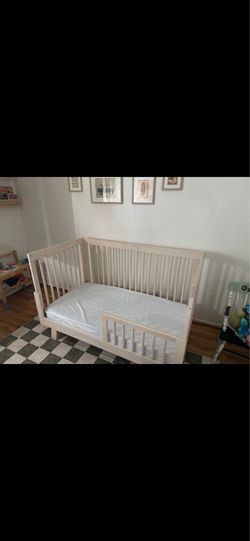 Toddler bed