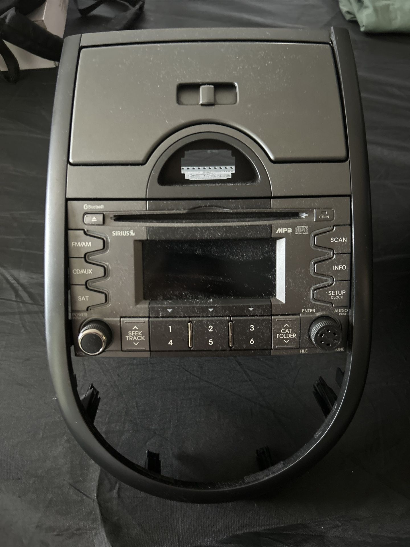 2010-2011 Kia Soul CD Player MP3 XM BT Stereo Radio Receiver 96150-2K305AMAL OEM