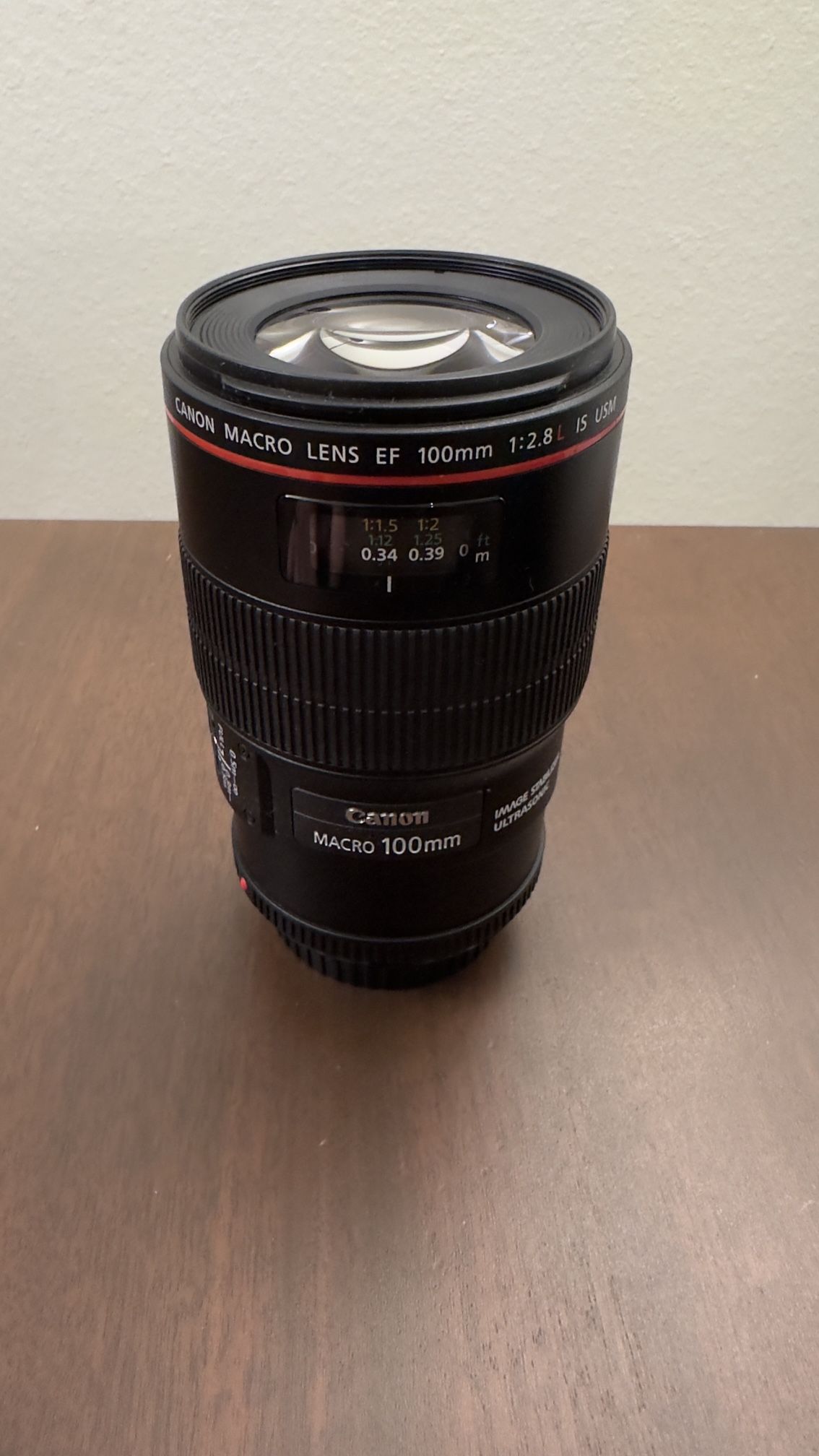 Canon EF 100mm F/2.8L Macro IS USM