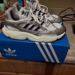 Adidas Ozmillen Runners ( Size 11