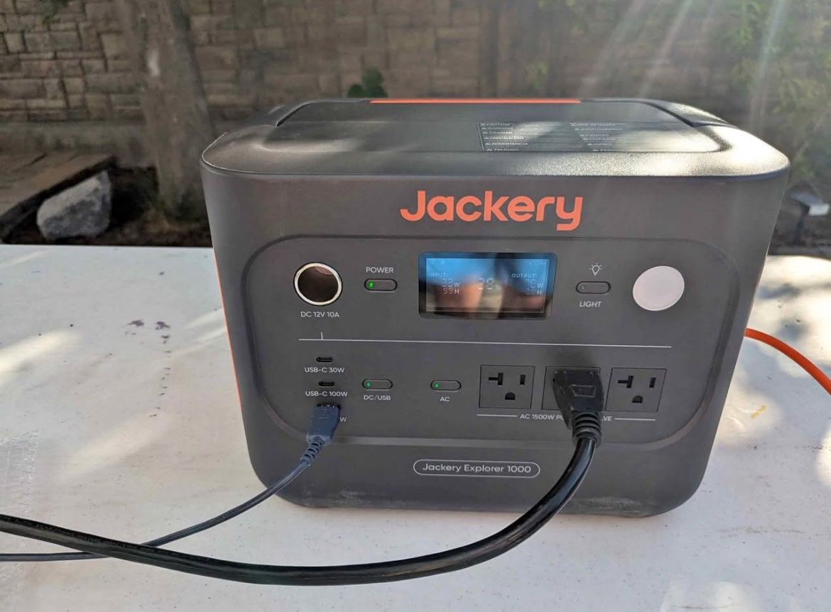 Jackery-Explorer-V2