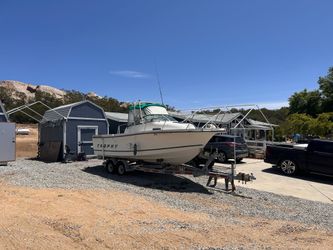 Bayliner trophy 2352