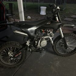 125 cc  Moto 