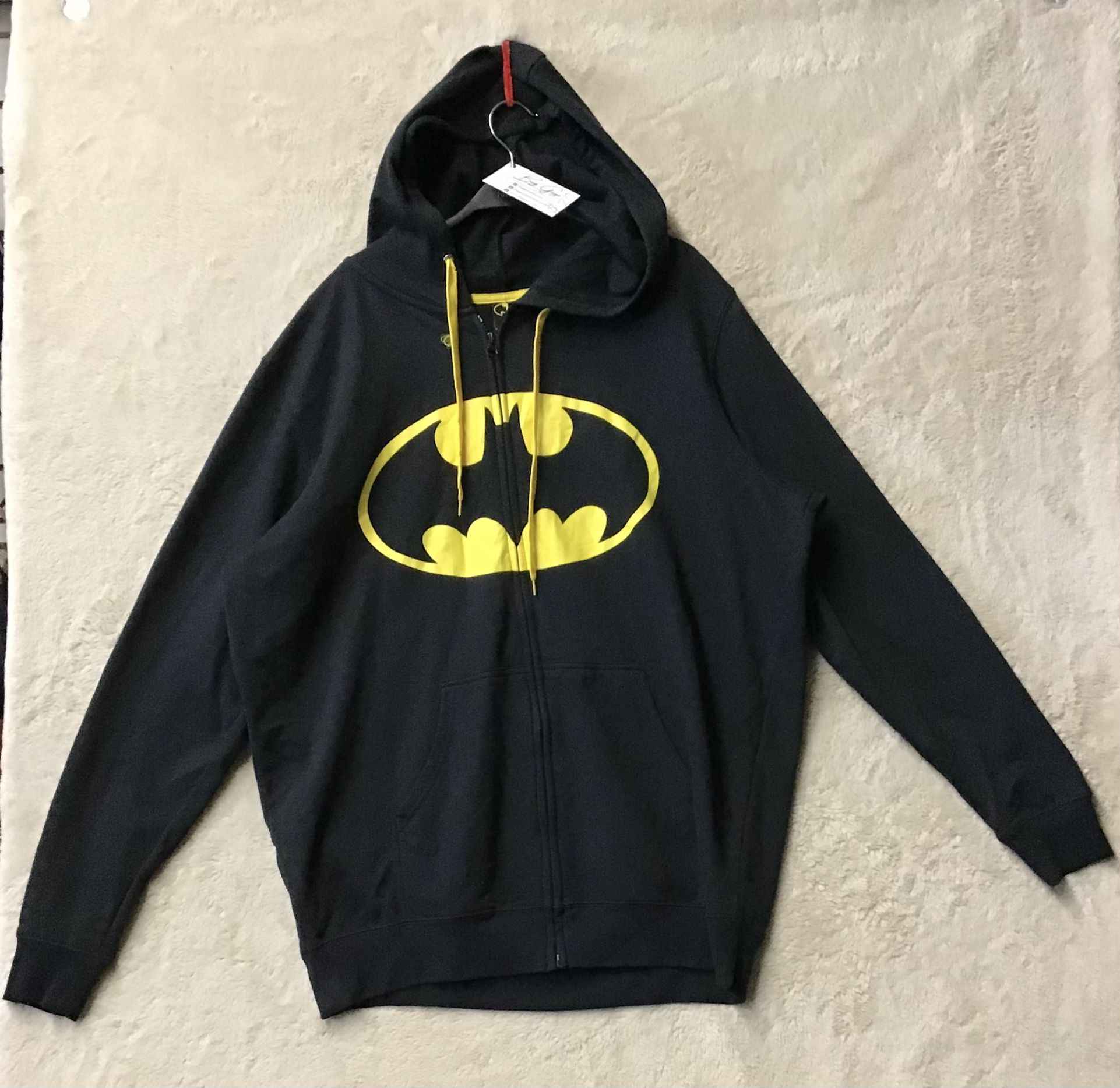 CLASSIC BLACK AND YELLOW BATMAN HOODIE SIZE XL