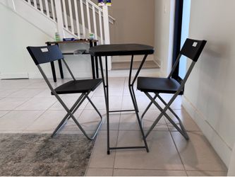 Plastic Table/Desk with two chairs