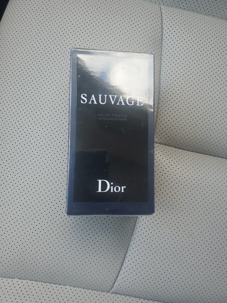 Fragrance Sauvage Dior 
