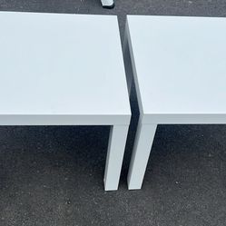 22”x22”x18”h 2 Ed Davis Like New Very Good Condition