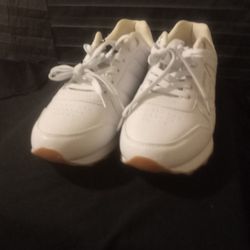 Levis  Track Sneaker  Size 10
