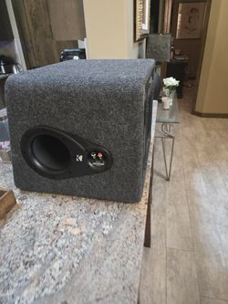 Kicker Solo-Baric L7 12” Subwoofer w/ Vented Box – Excellent Condition