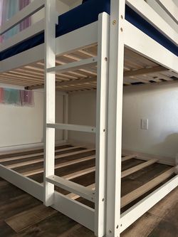 Kids bunk bed