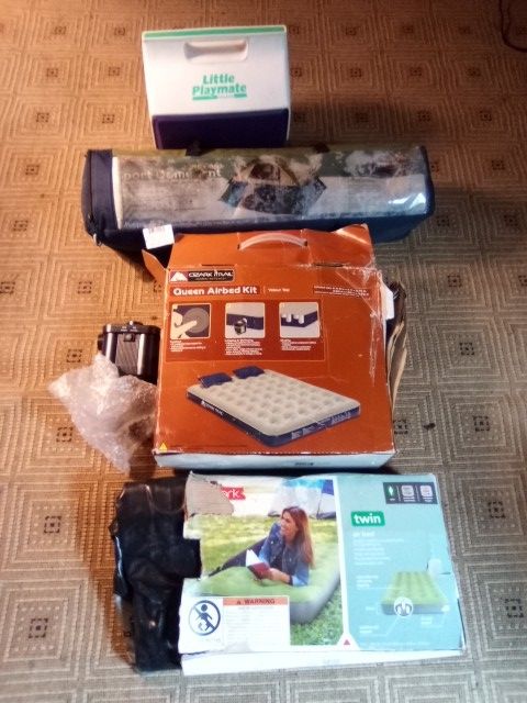 9ft Tent+Twin +Queen Air Mattress+Cooler