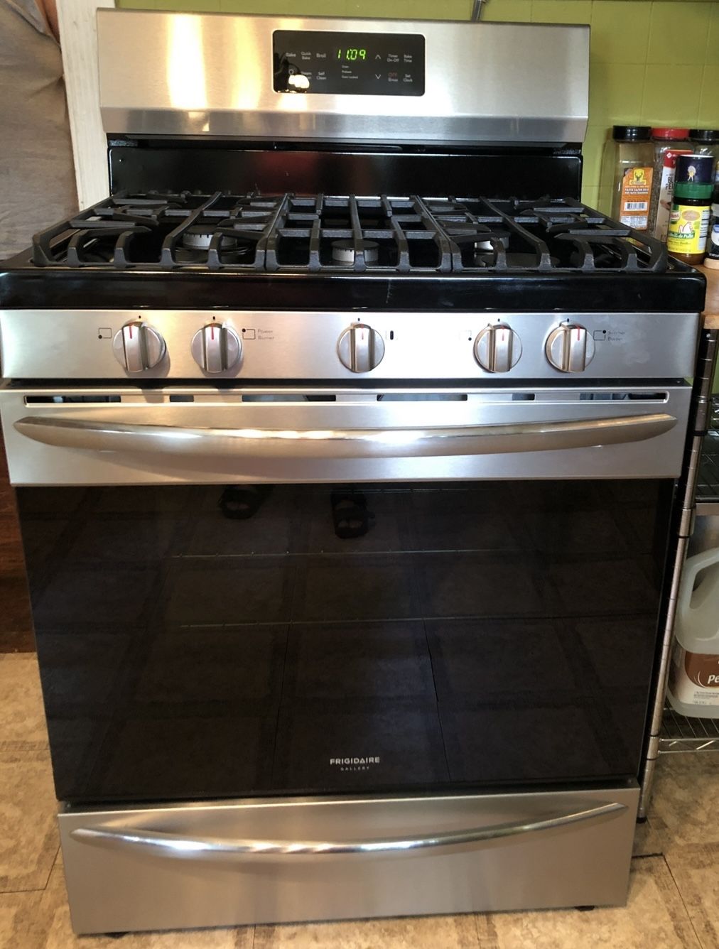 Frigidaire Gallery Gas Stove