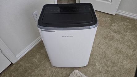 Frigidaire Portable Air Conditioner – Model FHPC132AB1 – 13,000 BTU – Like New