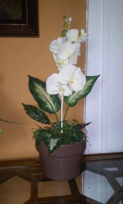 Flower pot - artificial