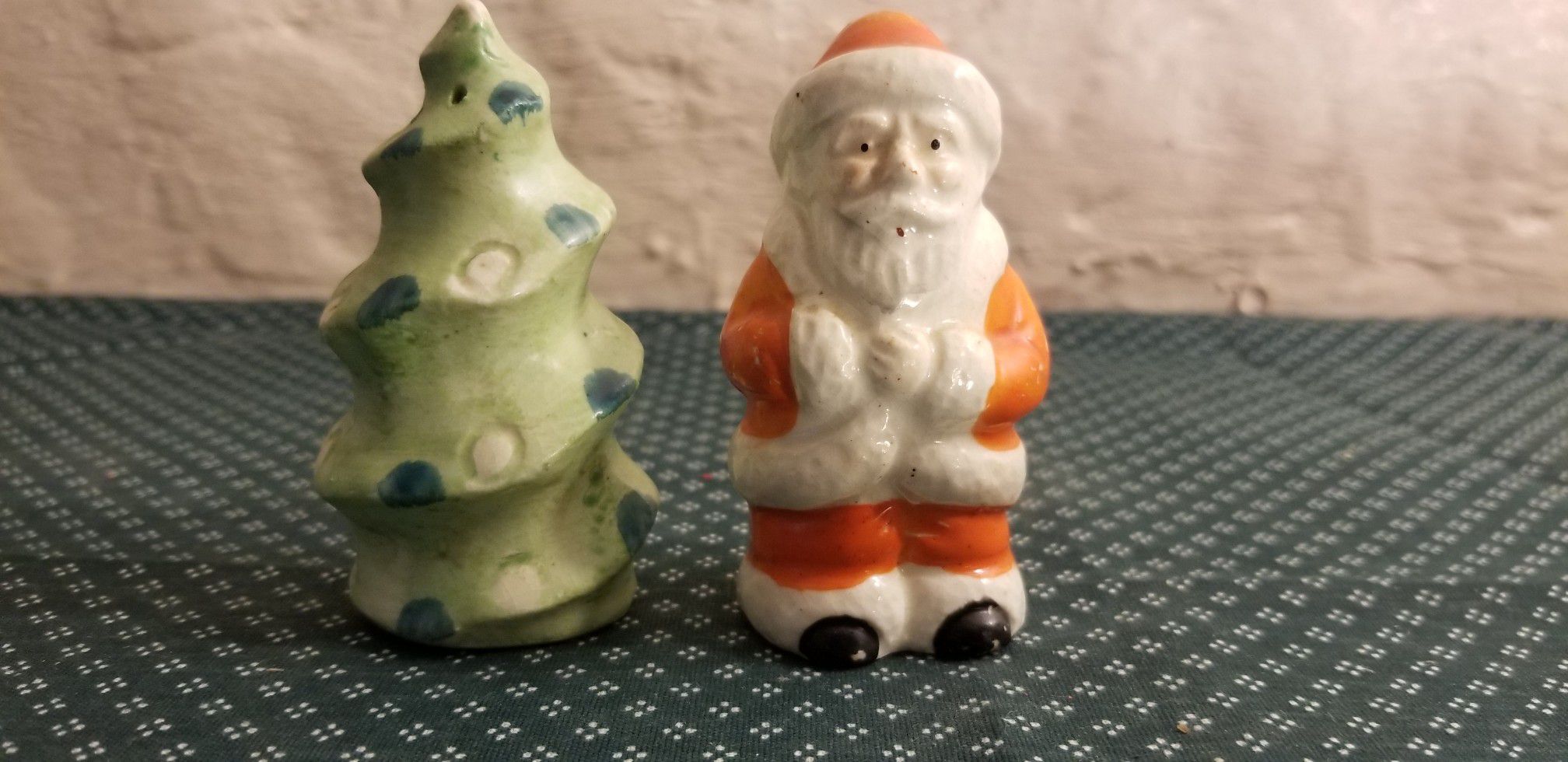 Vintage Santa Claus In Orange And Holiday Tree Christmas Salt and Pepper Shakers