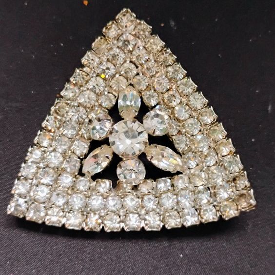 Vintage 1940s Triangular Rhinestone Brooch – Dazzling & Unique