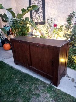 Beautiful DarkWood Modern Mid-Century Cabinet / Tv Console / Buffet / Entryway ~ Luxury