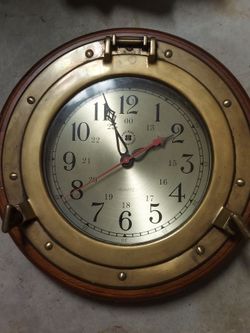 Vintage bay berk international brass porthole clock