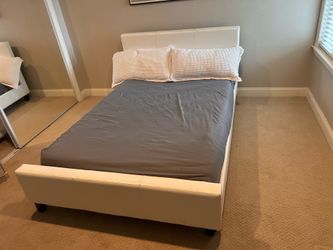 Full Size Bed w Leather Head/Footboard