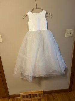 David’s Bridal white dress size 6 flower girl dress up Halloween