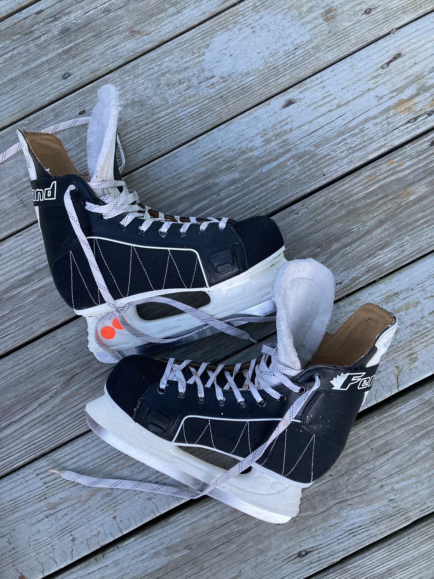FERLAND Mens Hockey Skates