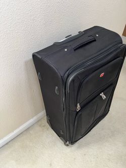 SWISSGEAR Sion Softside Expandable Spinner Luggage (29”)