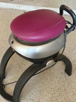 Electric horse ride-OSIM iGallop Core Ab Fitness Trainer, which is an electronic core-strengthening and horse-riding simulation exercise machine.