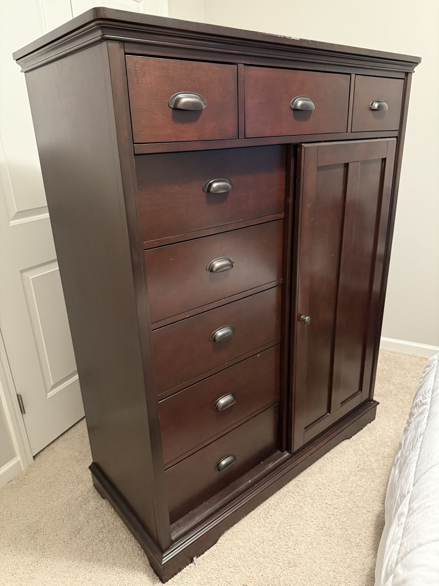 Haverty’s sliding door chest of drawers with matching nightstand