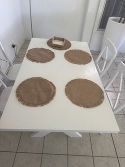 Table and 4 chairs Perfect