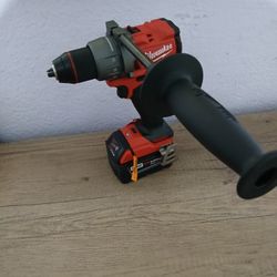 Milwaukee m18 Hamer drill driver Fuel y Bateria xc5.0