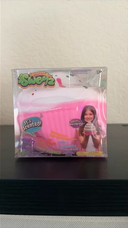 Squeezee Sweetz Scented Squishy Dessert Toy